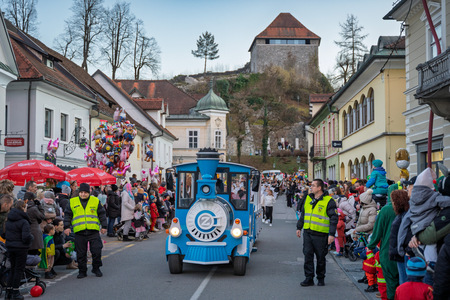 Kamniški karneval navdušil z barvito povorko (44)